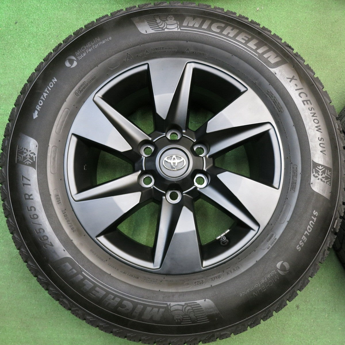 バリ溝！23年！9分★トヨタ 150系 ランクル プラド 純正 265/65R17 スタッドレス ミシュラン X-ICE SNOW SUV 17インチ マットブラック PCD139.7/6H★6031410HAス
