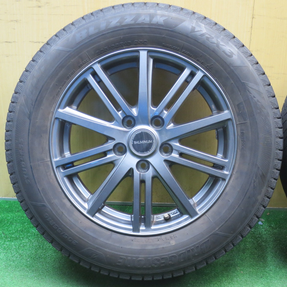 バリ溝！キレイ！9分★スタッドレス 205/65R16 ブリヂストン ブリザック VRX3 BALMINUM BR10 バルミナ 16インチ PCD114.3/5H★6021201NJス