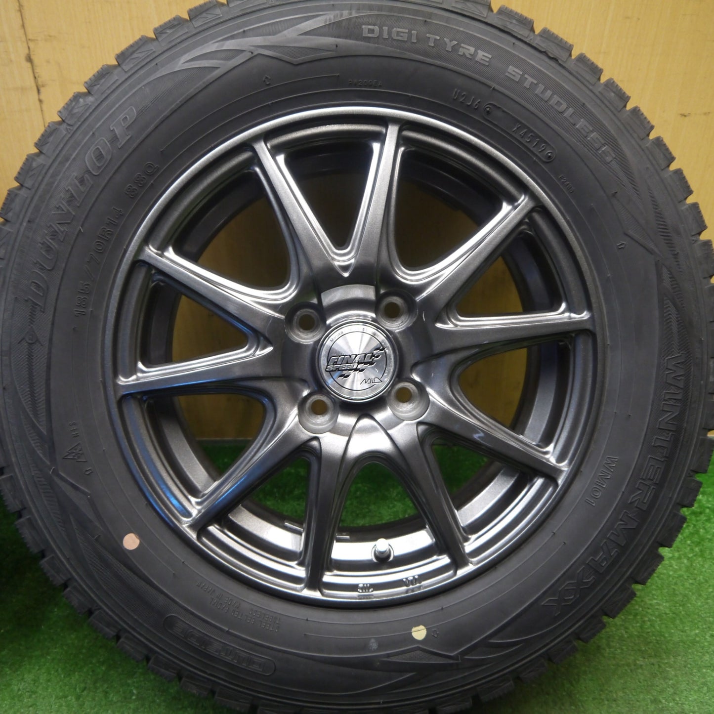 バリ溝！キレイ！9.5分以上★スタッドレス 185/70R14 ダンロップ ウインターマックス WM01 FINAL SPEED MiD ファイナルスピード マルカ 14インチ PCD100/4H★6012102Hス