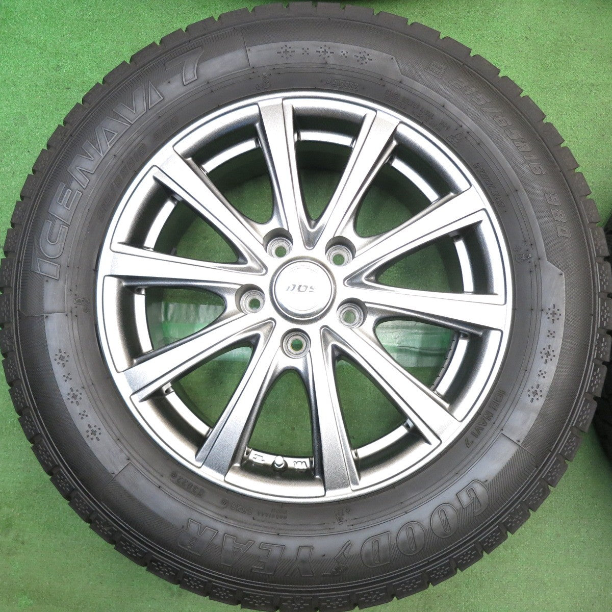 バリ溝！22年！キレイ！9.5分◎スタッドレス 215/65R16 グッドイヤー アイスナビ7 D.O.S. DOS 16インチ PCD114.3/5H◎6092704HAス