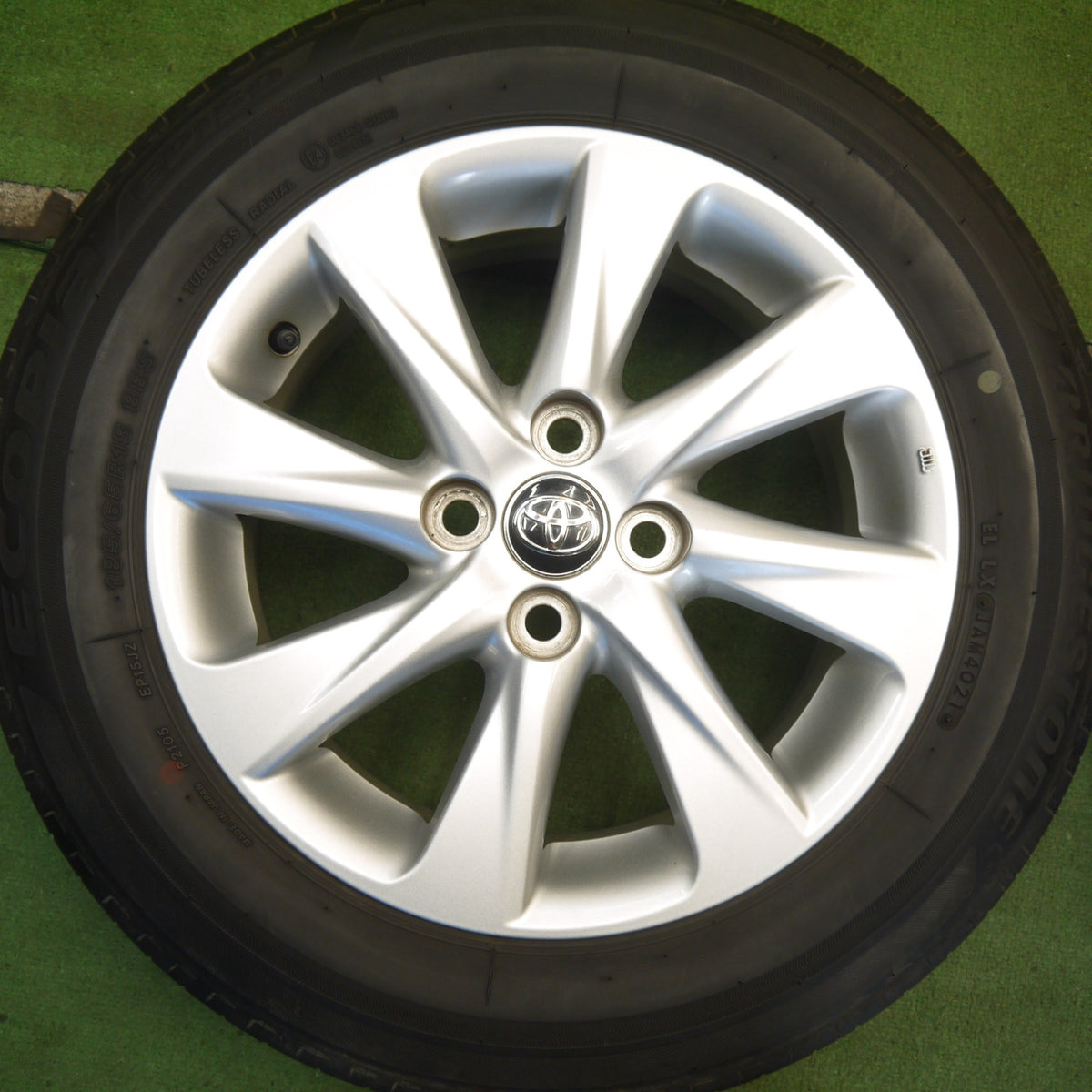 キレイ◎トヨタ アクア Zグレード 純正 185/65R15 ブリヂストン エコピア EP150 15インチ PCD100/4H◎6071708Hノ
