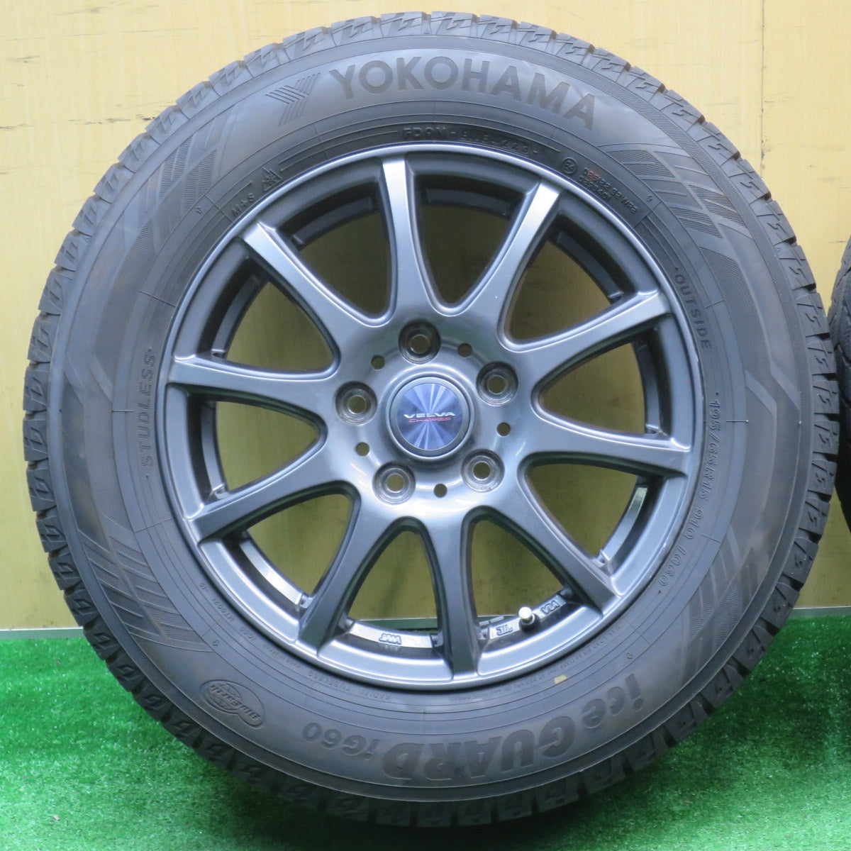 バリ溝！23年！キレイ！9.5分以上★スタッドレス 195/65R15 ヨコハマ アイスガード iG60 VELVA CHARGE ヴェルヴァ 15インチ PCD114.3/5H★5111806NJス