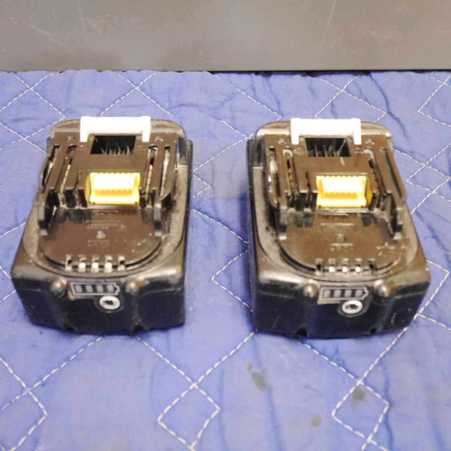 [送料無料] バッテリー2個☆マキタ 充電式 ブロワ 18V UB185D 充電器 バッテリー 付き BL1860B DC18RC ブロワー 送風 集じん 電動 工具☆