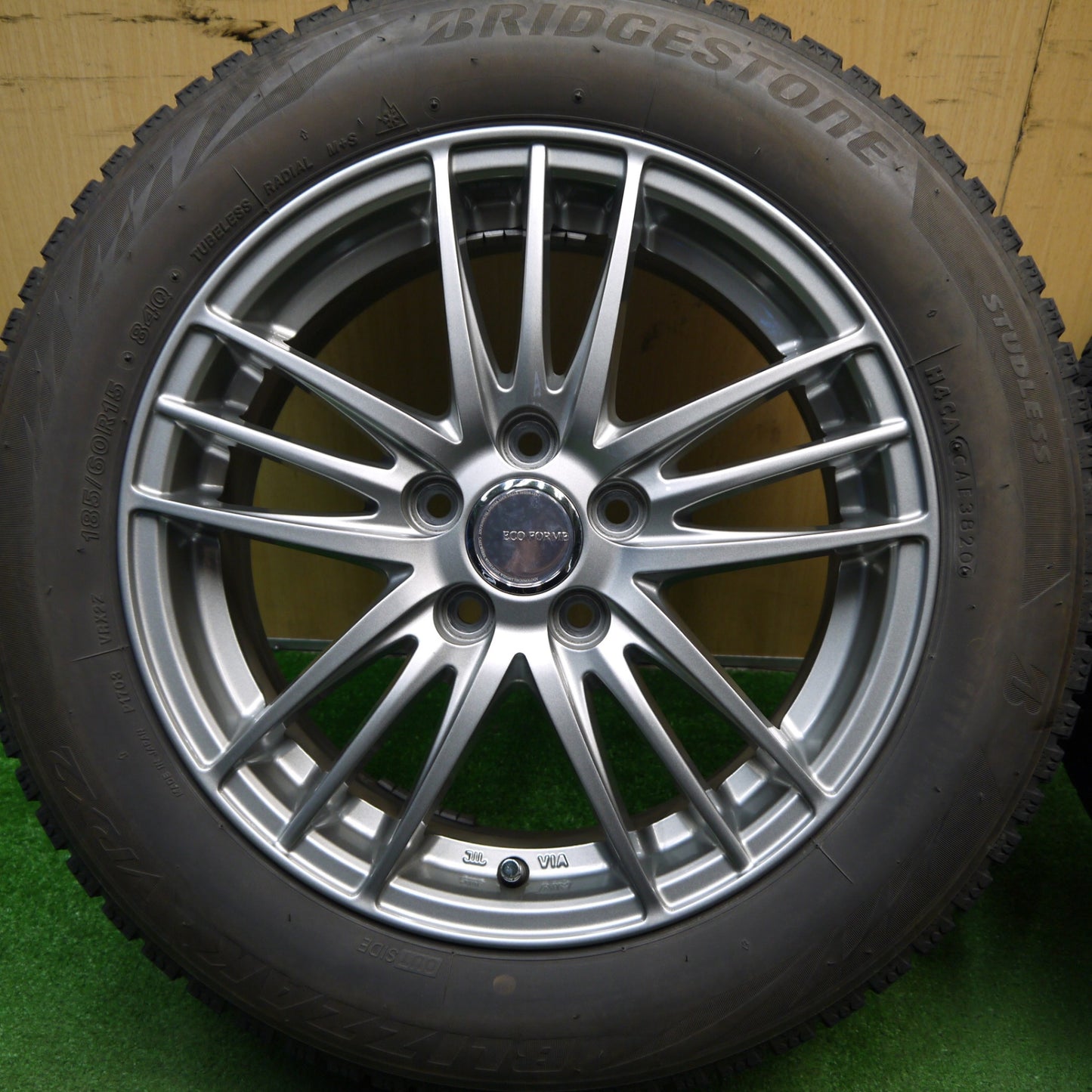 キレイ★シエンタ 等 185/60R15 スタッドレス ブリヂストン ブリザック VRX2 ECO FORME エコフォルム 15インチ PCD100/5H★5050703Hス