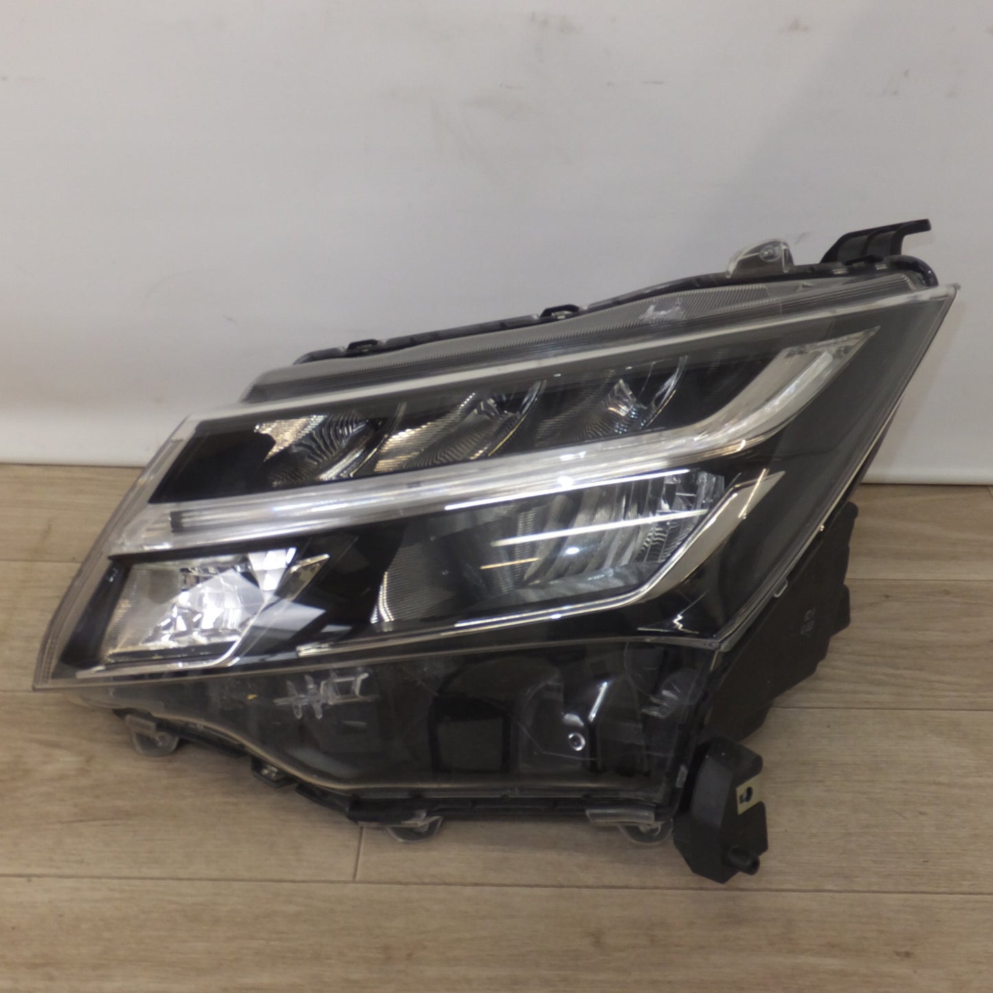 [送料無料] ★トヨタ TOYOTA 純正 タンクカスタム M900A LEDヘッドライト STANLEY W3917 左★
