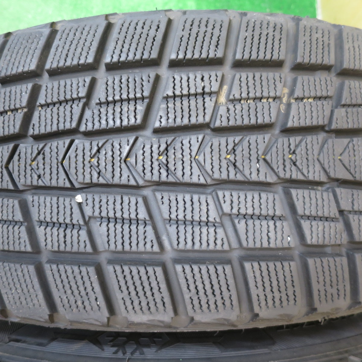 バリ溝！22年！キレイ！9.5分★XV 等 225/60R17 スタッドレス ネクセン ウィンガード アイス SUV JOKER ジョーカー 17インチ PCD100/5H★5110501NJス