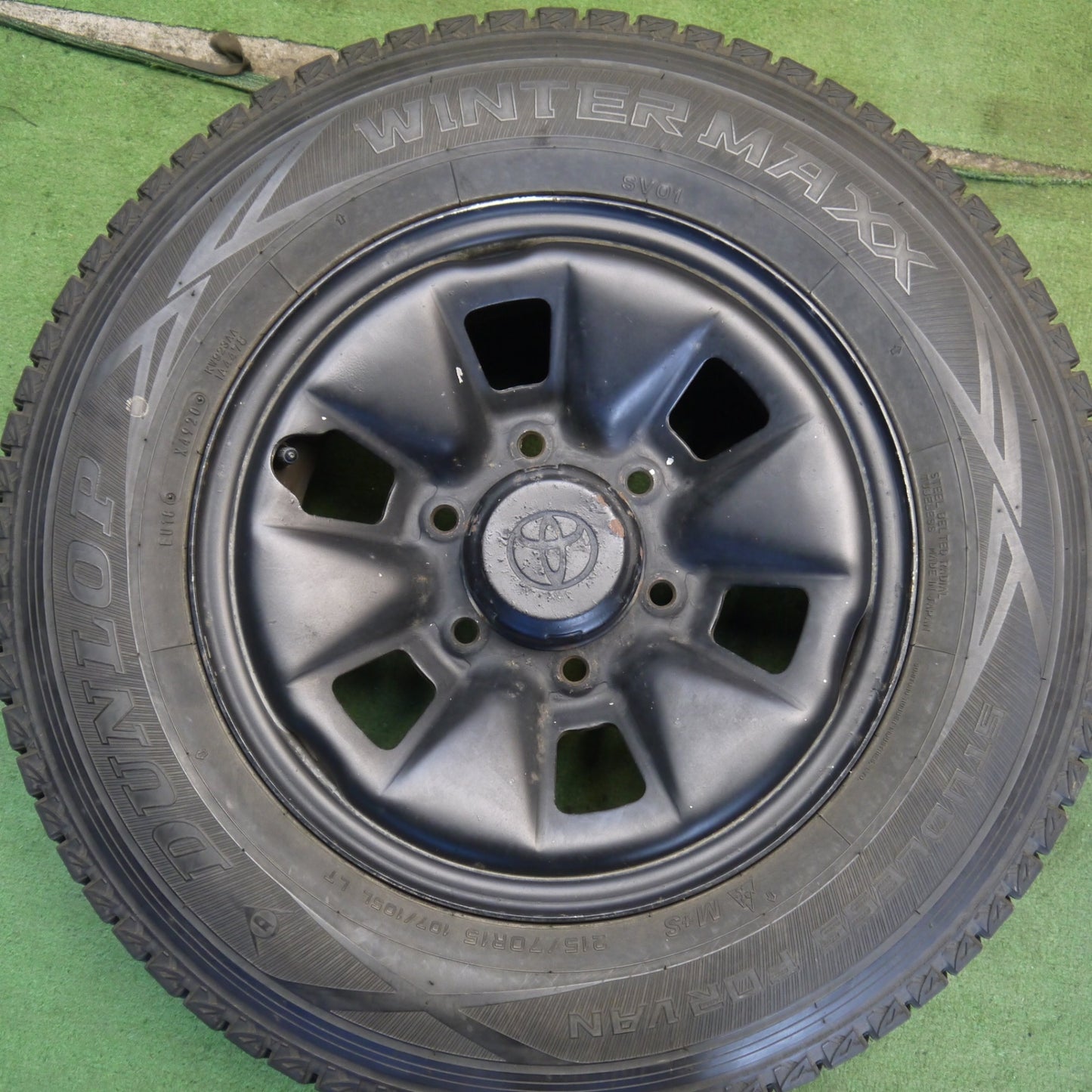 バリ溝！9.5分◎トヨタ 100系 ハイエース 純正 スチール 215/70R15 107/105L スタッドレス ダンロップ ウインターマックス SV01 15インチ PCD139.7/6H◎6062903Hス
