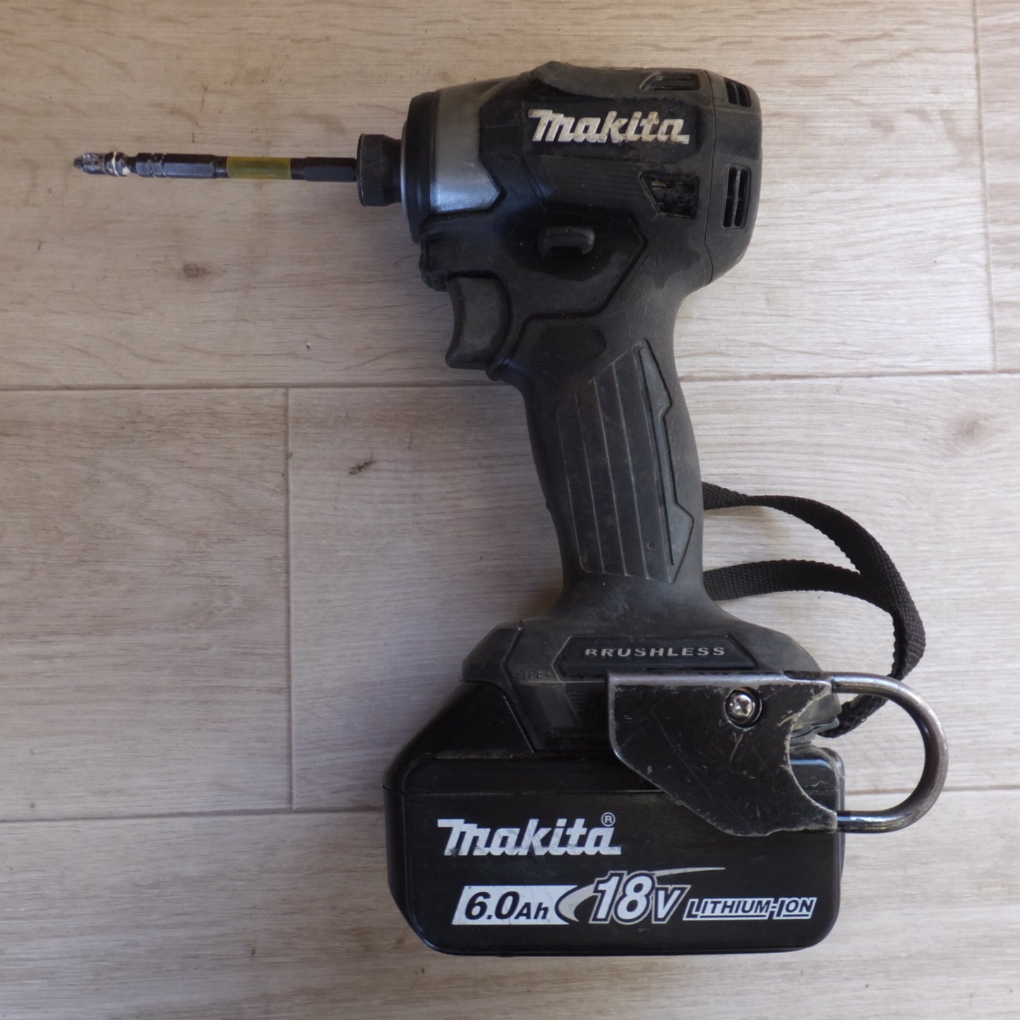 [送料無料] ★マキタ makita 充電式インパクトドライバ TD173D　バッテリ BL1860B 3個　急速充電器 DC18RF　セット★