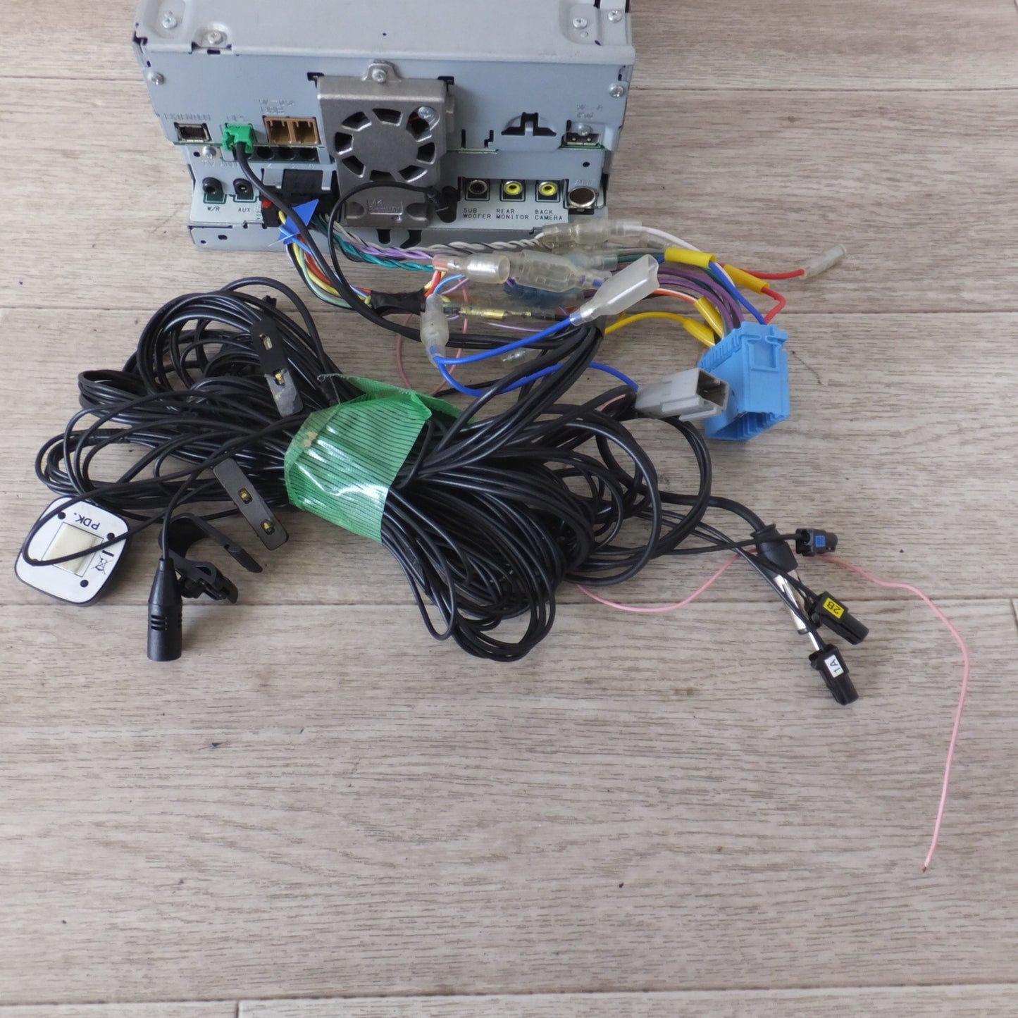 [送料無料] ★カロッツェリア carrozzeria AV一体型メモリーナビゲーション 楽ナビ AVIC-RZ901-R(12)★