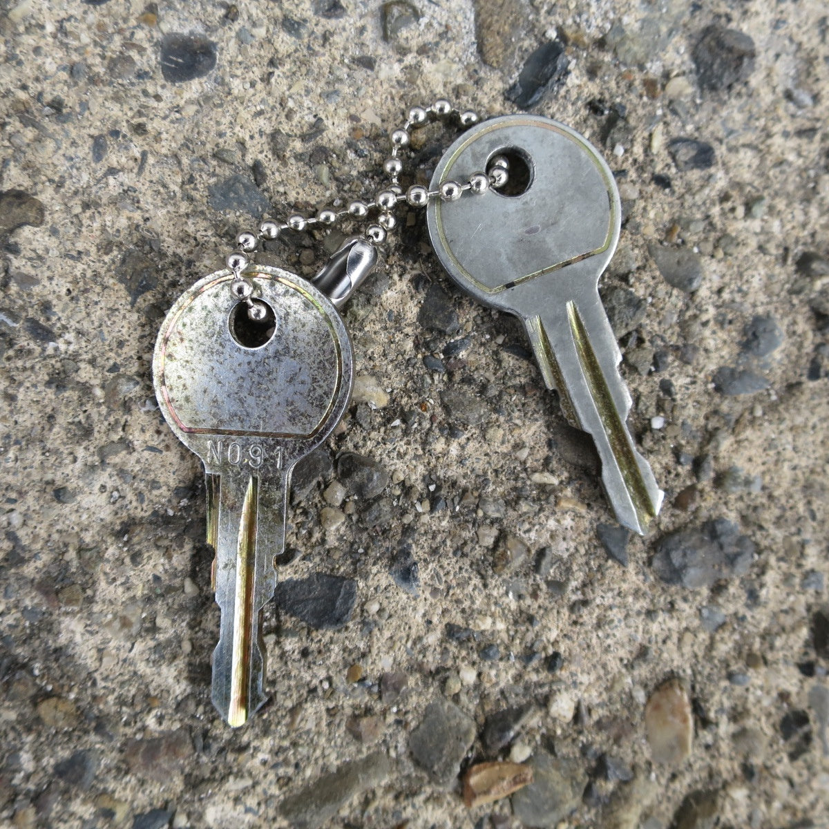 【岐阜発 直接引取限定】鍵2本付き☆フォレスター 等 THULE ルーフ ボックス ルーフ キャリア セット ベースキャリア バー スーリー☆
