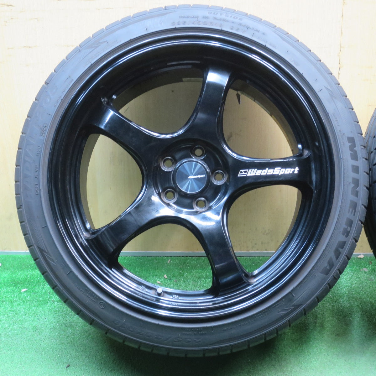 バリ溝！24年！キレイ！9分★86 BRZ プリウス 等 WedsSport RN-05M 235/40R18 ミネルバ ラジアル F205 ウェッズスポーツ 18インチ PCD100/5H★6051306NJノ