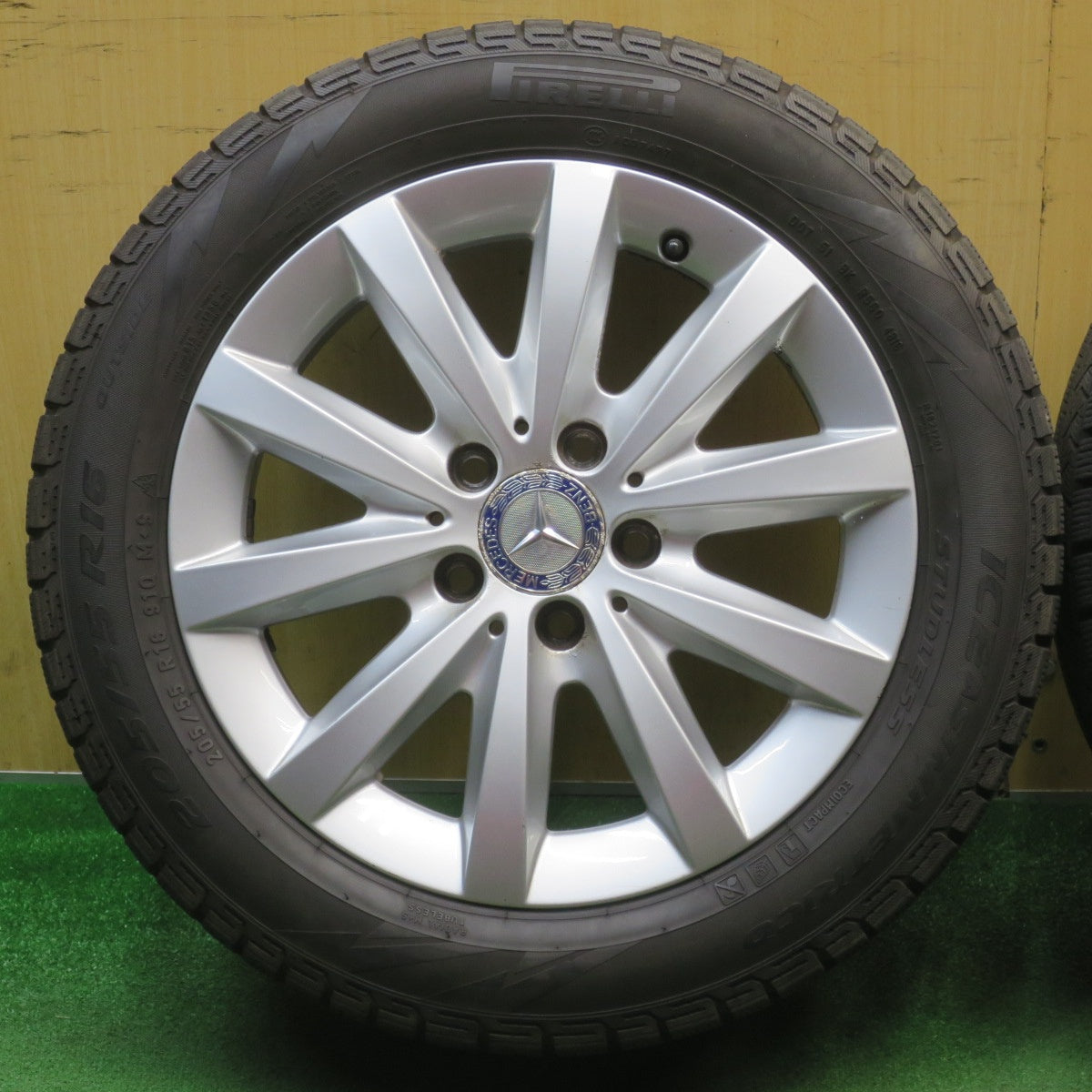 バリ溝！8.5分★ベンツ W246 Bクラス 純正 205/55R16 スタッドレス ピレリ アイスアシンメトリコ 16インチ PCD112/5H★6042801NJス