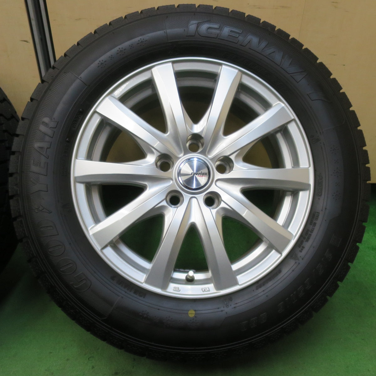 [送料無料] バリ溝！23年！キレイ！ほぼ10分★スタッドレス 215/65R16 グッドイヤー アイスナビ7 ravrion RS01 ラブリオン 16インチ PCD114.3/5H★5021003イス