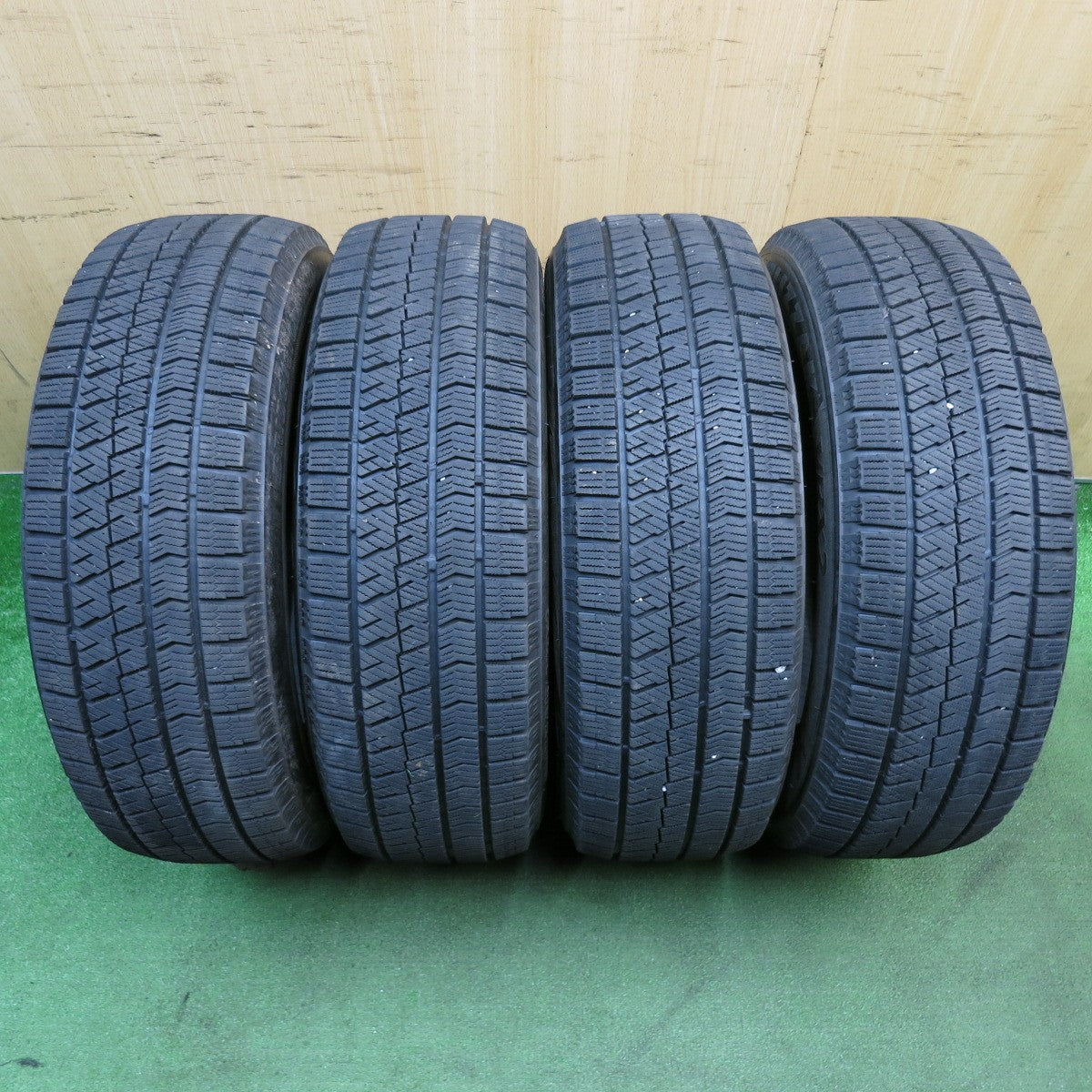 バリ溝！9分◎スタッドレス 205/65R16 ブリヂストン ブリザック VRX2 タイヤ 16インチ ヤリスクロス エスティマ カムリ セレナ 等◎6100201KKスタ