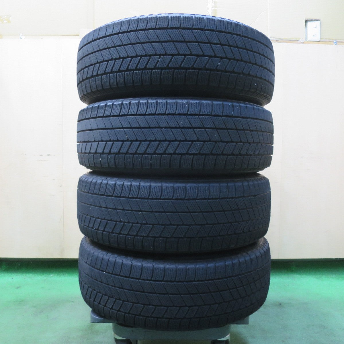 キレイ！22年★スタッドレス 195/65R15 ブリヂストン ブリザック VRX3 VELVA SPORTZ ヴェルヴァ 15インチ PCD114.3/5H★5123105イス