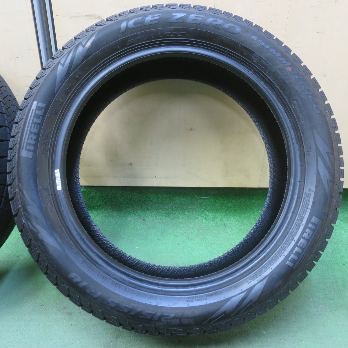 ほぼ未使用！25年◎スタッドレス 215/55R18 ピレリ アイスゼロ アシンメトリコ タイヤ 18インチ CX-30 MX-30 デュアリス 等◎6092511イスタ