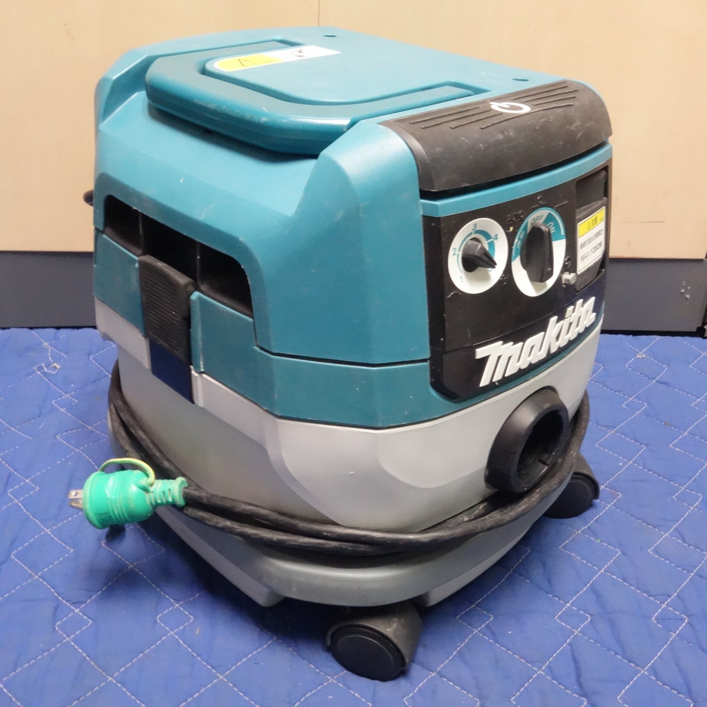 [送料無料] ☆マキタ 粉じん 専用 業務用 集じん機 100V VC0830 ホース付き 集塵 電動 工具☆