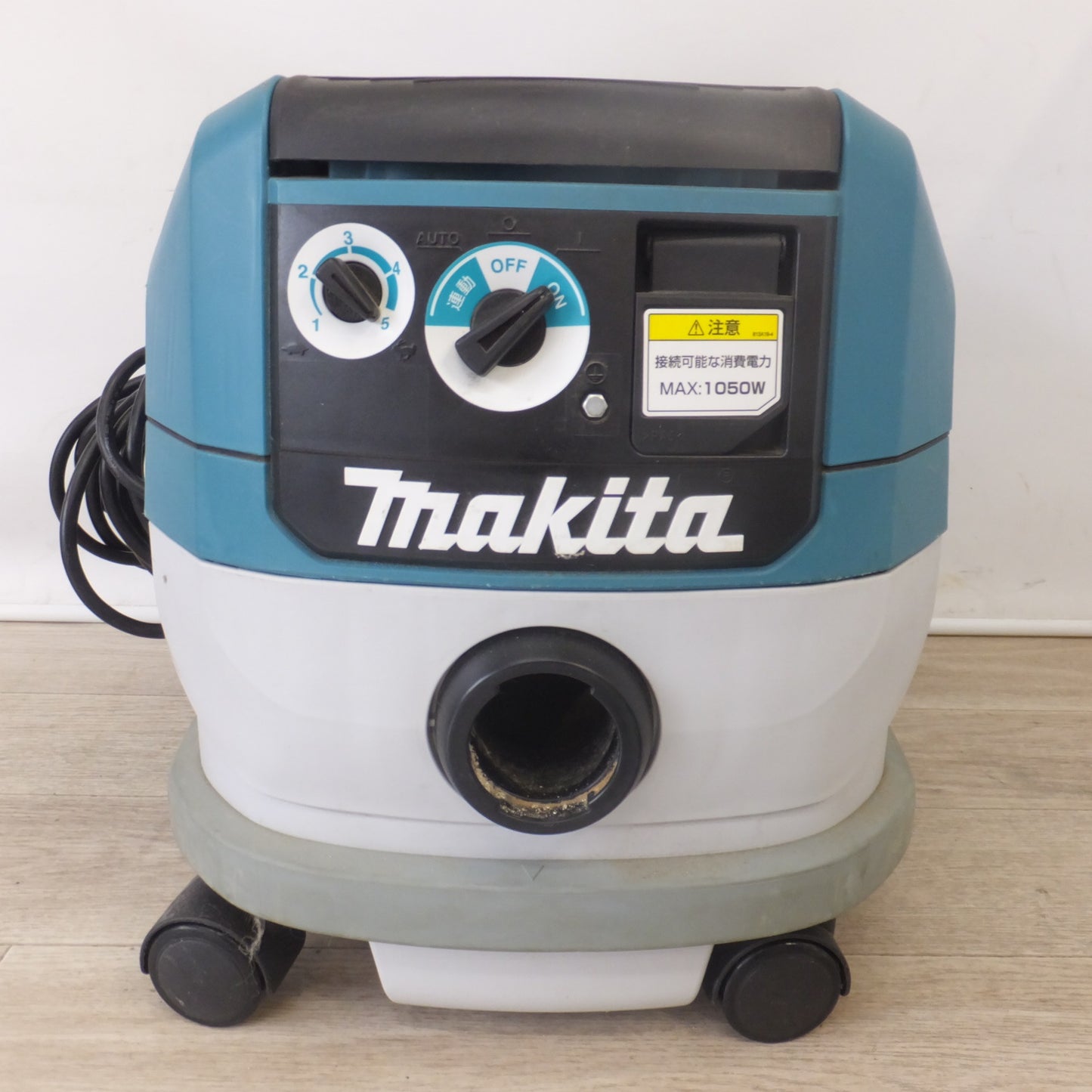 [送料無料] ★マキタ makita 乾湿両用 業務用 集じん機 VC0820　100V～ 11A 50-60Hz 1050W★