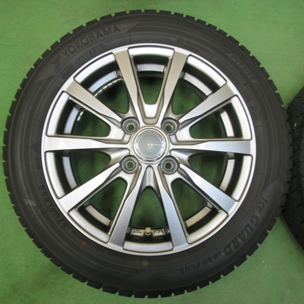 バリ溝！キレイ！9分★スタッドレス 155/65R14 ヨコハマ アイスガード iG50 プラス GRASS グラス 14インチ PCD100/4H★5040709イス