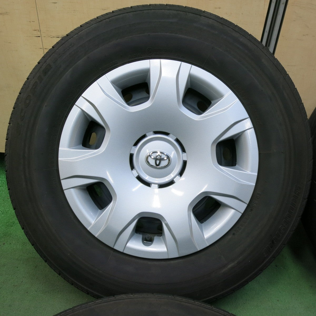 キレイ！22年★トヨタ 200系 ハイエース 純正 スチール 195/80R15 107/105N ブリヂストン エコピア RD613 15インチ PCD139.7/6H★5071112SYノ