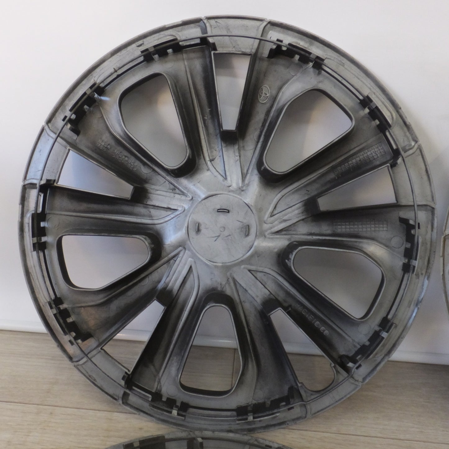 [送料無料] ★トヨタ TOYOTA 純正 プリウス 50系 後期 PHV ホイールカバー 15インチ 4枚★