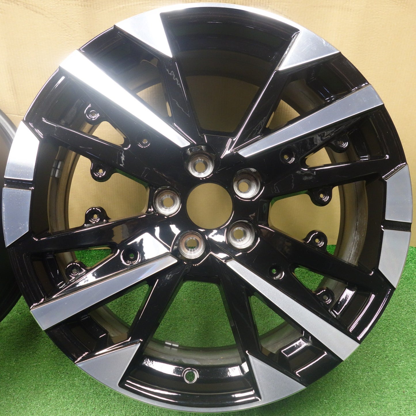 4本価格★プジョー 308 純正 ホイール 18インチ 18×8J PCD108/5H★6041701KTホ