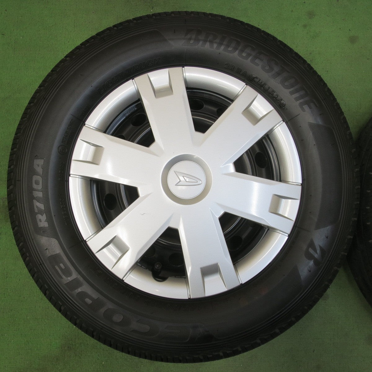 新車外し！24年★ダイハツ アトレー ハイゼット 等 純正 スチール 145/80R12 80/78N ブリヂストン エコピア R710A 12インチ PCD100/4H★6022810イノ