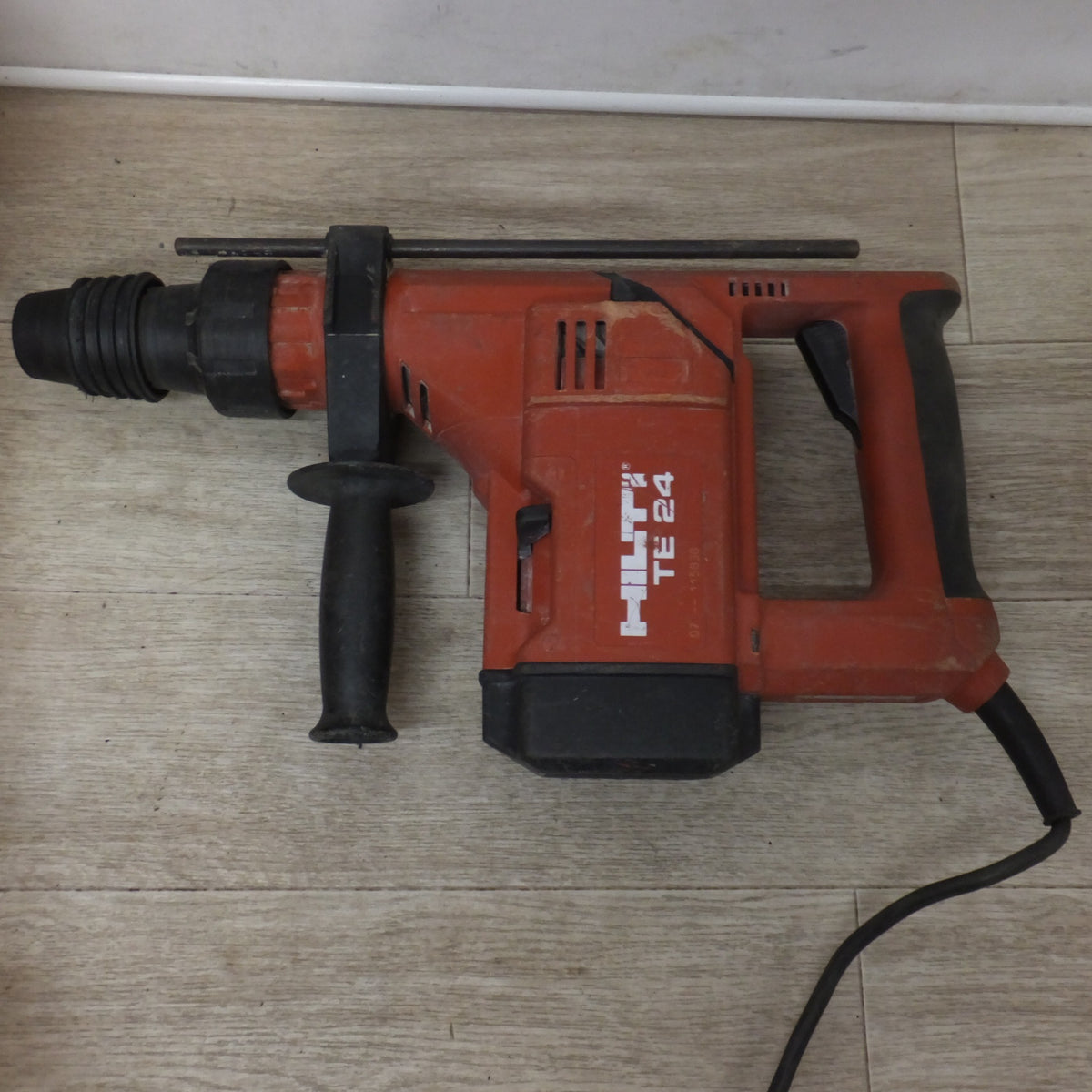 ★ヒルティ HILTI ロータリーハンマードリル TE24　100V 740W 50/60Hz★