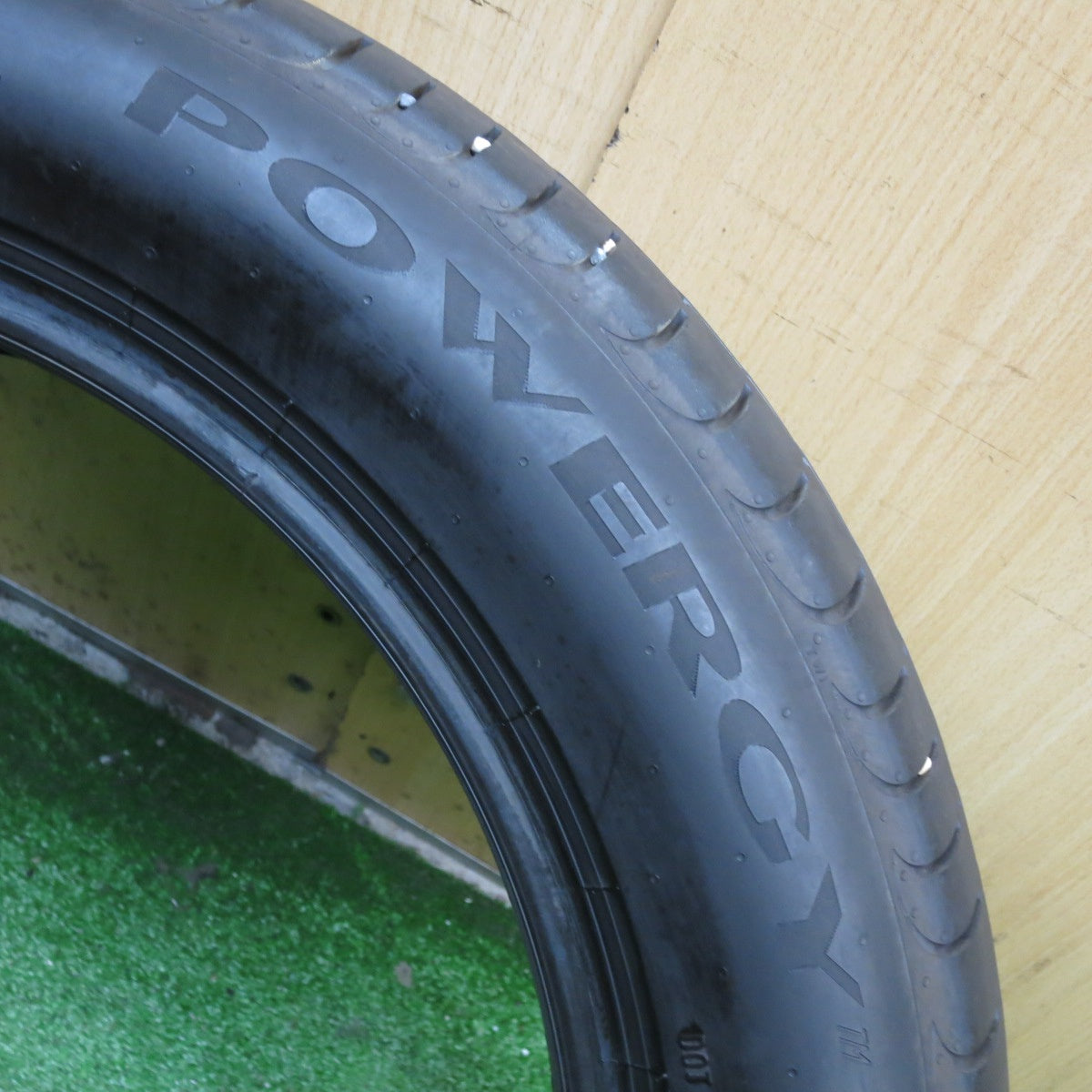 バリ溝！25年！8.5分！1本◎235/50R18 ピレリ POWERGY パワジー 18インチ タイヤ アルファード ヴェルファイア 等◎6092303KKノタ