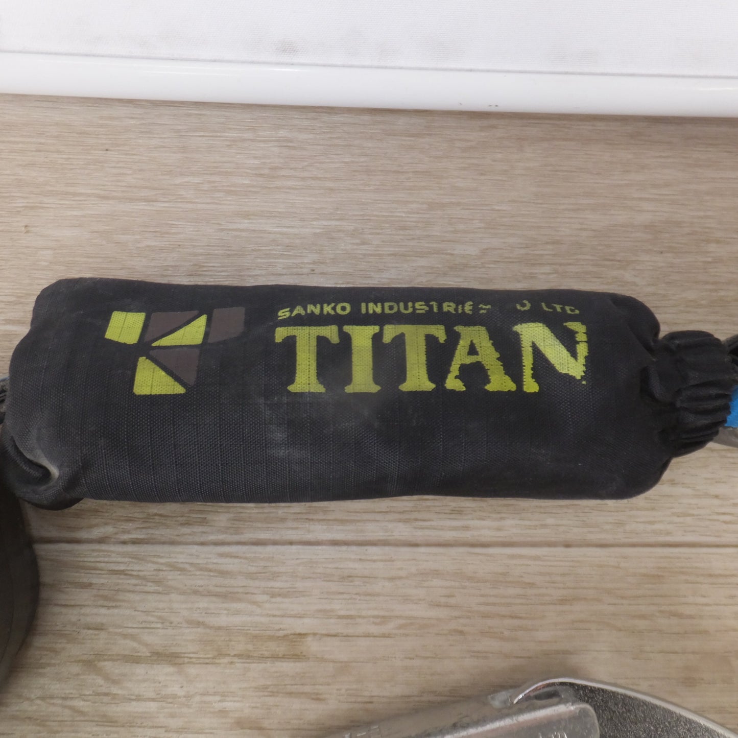 [送料無料] ★サンコー タイタン TITAN 小型軽量巻取式ランヤード リーロックミニ REELOCK mini mini-001　使用可能質量 100kg/130kg★