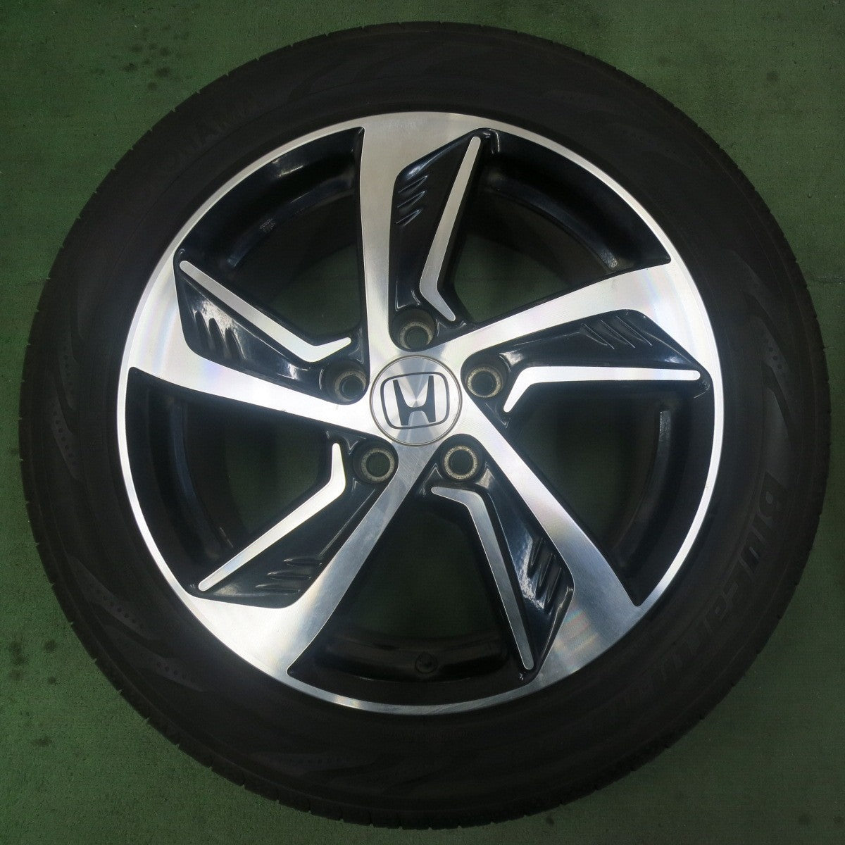 バリ溝！24年！9.5分★ホンダ RC オデッセイ 純正 215/55R17 ヨコハマ BluEarth-RV RV03 17インチ ブルーアース PCD114.3/5H★6022402SKノ