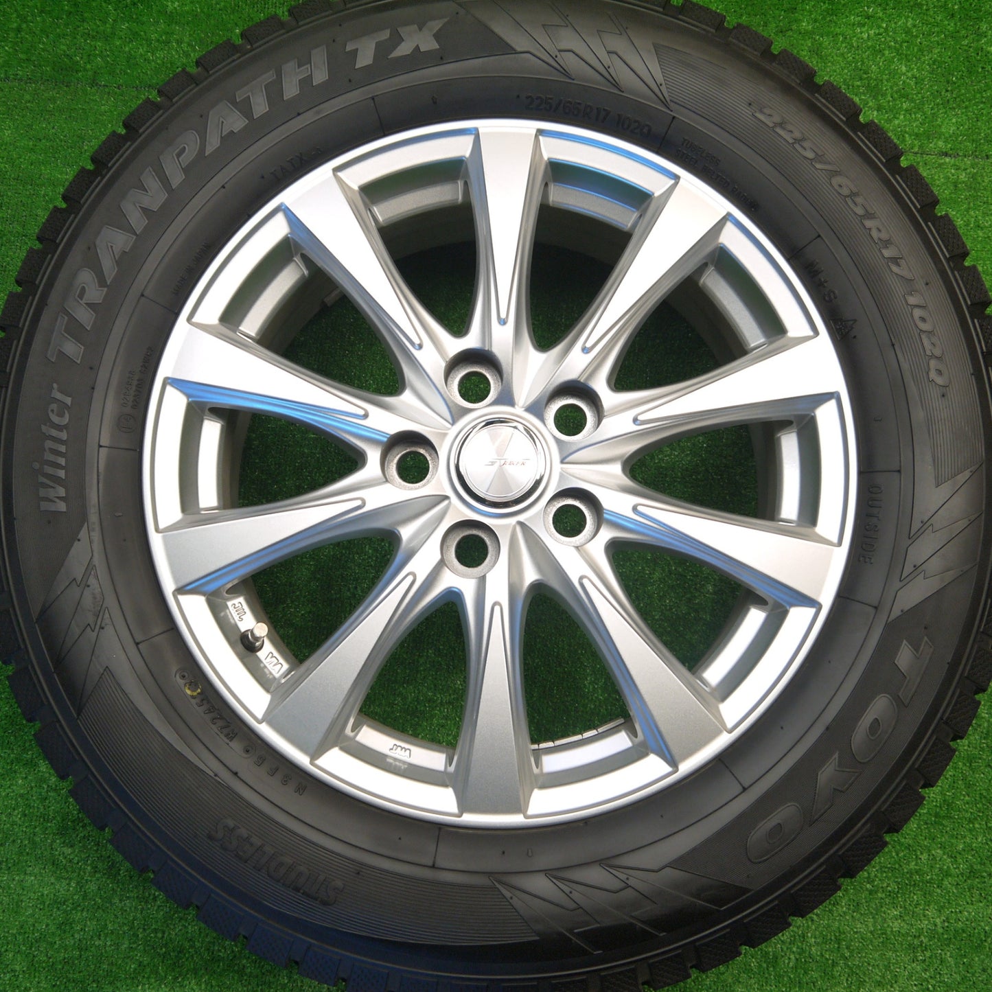バリ溝！23年！キレイ！9.5分以上★スタッドレス 225/65R17 トーヨー ウインター トランパス TX JOKER ジョーカー 17インチ PCD120/5H★5100804Hス