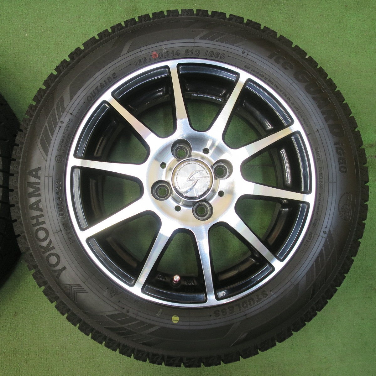 ほぼ未使用！22年★スタッドレス 165/70R14 ヨコハマ アイスガード iG60 STRANGER ストレンジャー 14インチ PCD100/4H★5120612イス
