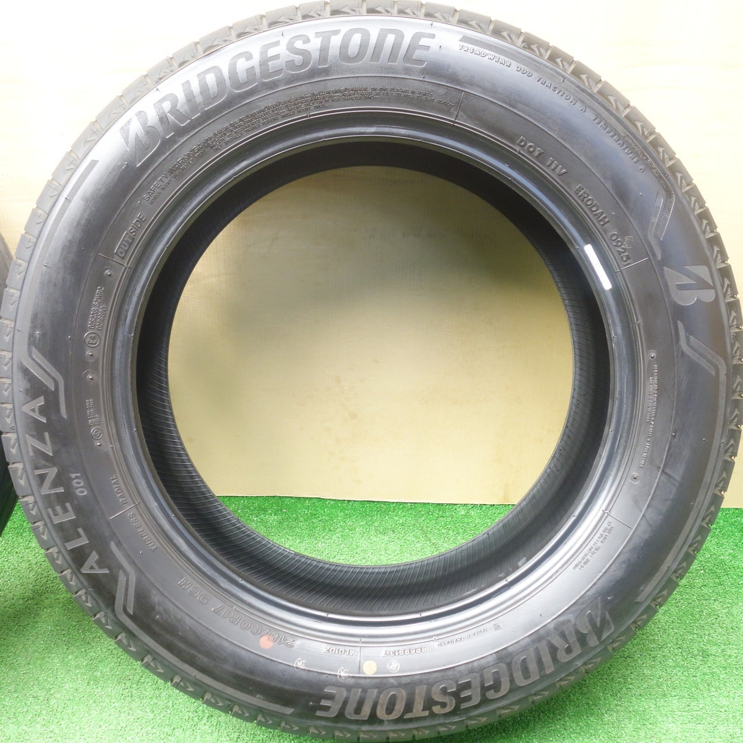 バリ溝！25年！9.5分★215/60R17 ブリヂストン アレンザ 001 ALENZA タイヤ 17インチ カローラクロス C-HR ハイエース アルファード エルグランド 等★6011703KTノタ