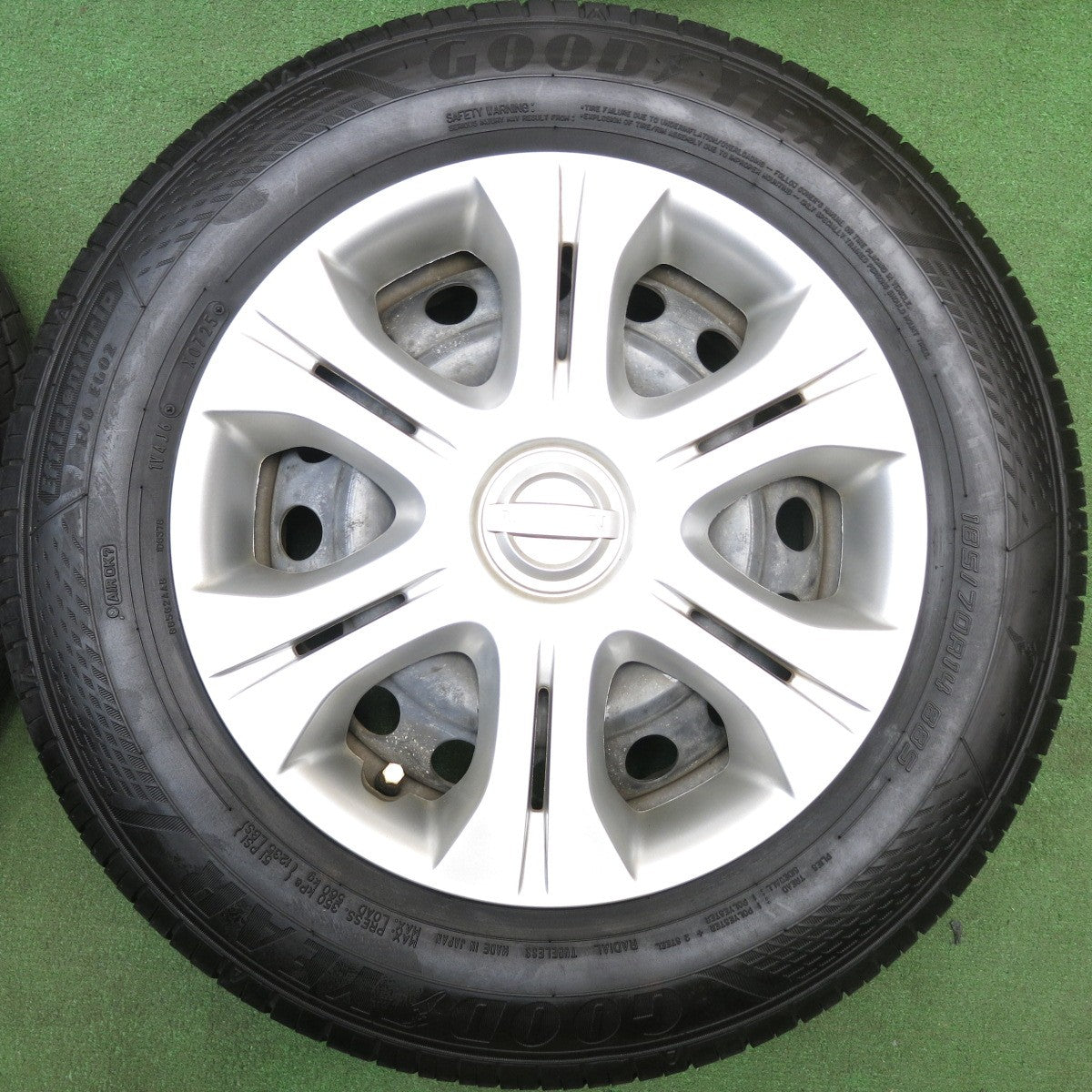 バリ溝！25年！9.5分★日産 ノート 純正 スチール 185/70R14 グッドイヤー EfficientGrip ECO EG02 14インチ PCD100/4H★6031512HAノ