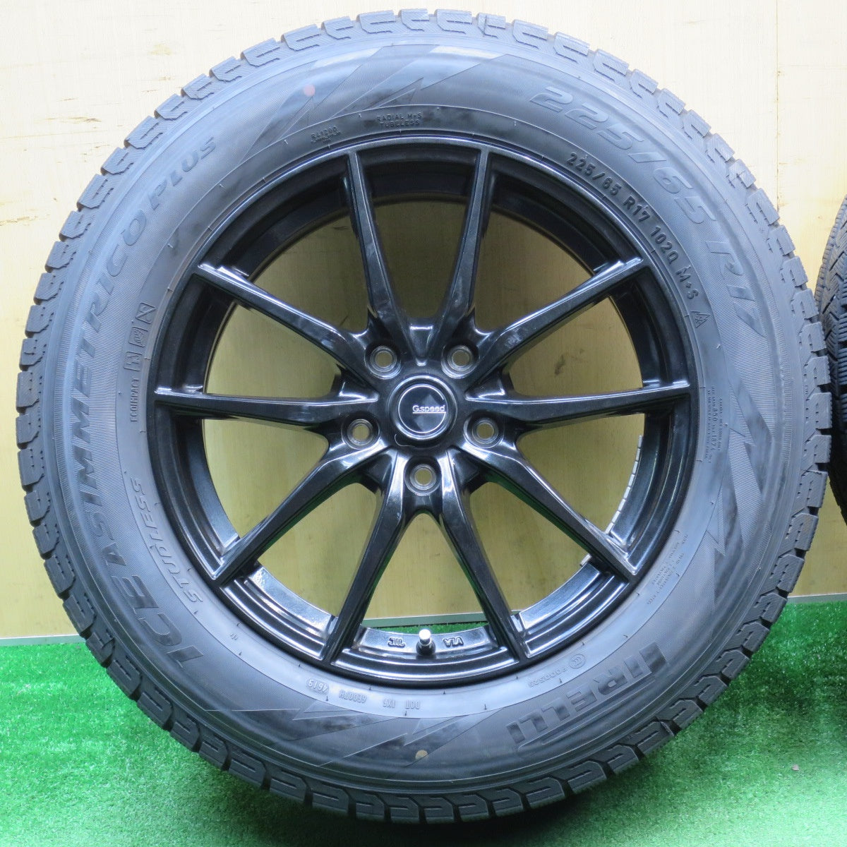 バリ溝！キレイ！8.5分★スタッドレス 225/65R17 ピレリ アイスアシンメトリコ プラス G.speed Gスピード 17インチ PCD114.3/5H★5121801NJス