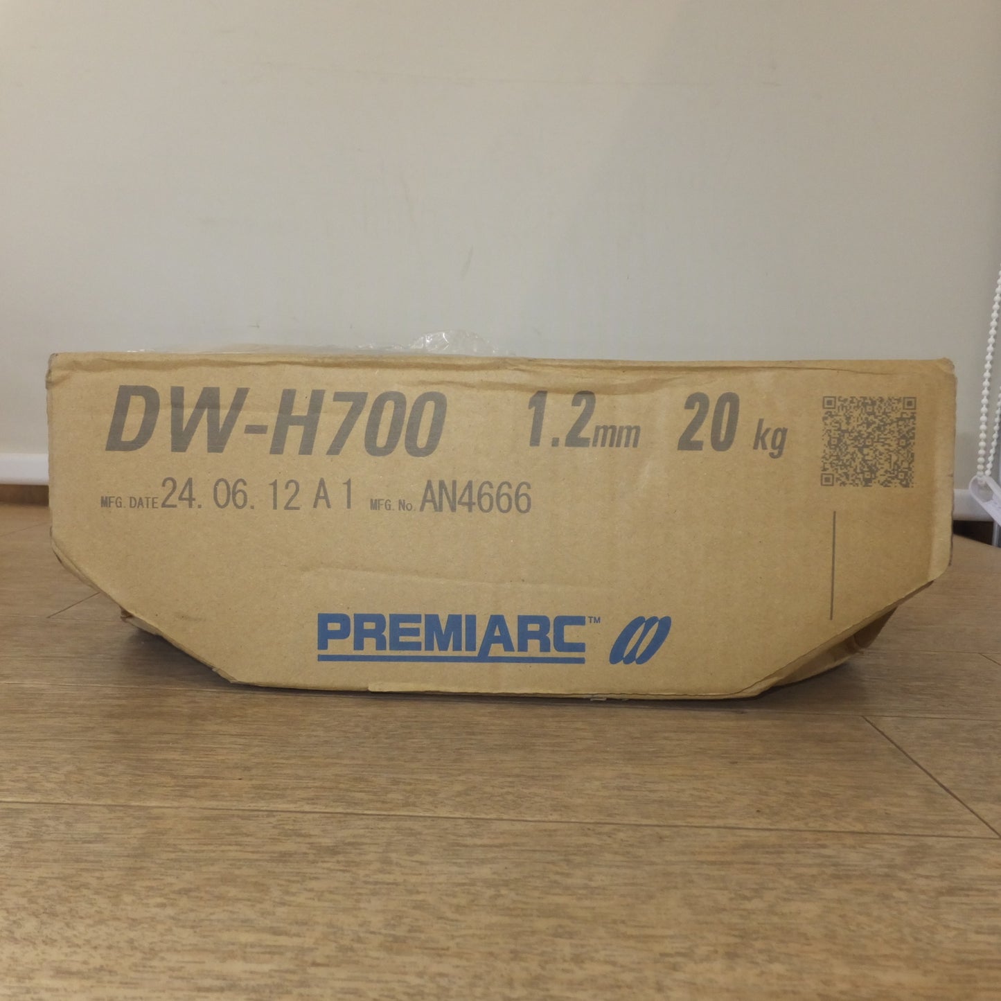 [送料無料] 未使用★神戸製鋼所 コベルコ KOBELCO PREMIARC 硬化肉盛溶接用フラックス入りワイヤ DW-H700 1.2mm 20kg(3)★