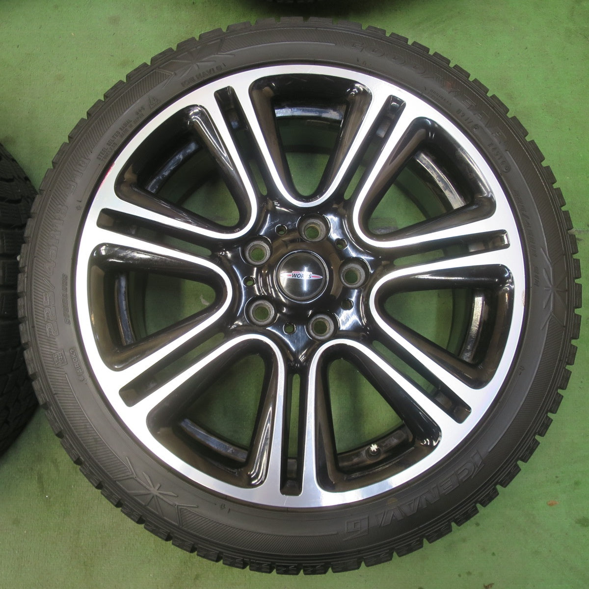 バリ溝！9分★MINI ミニ R60 クロス オーバー 純正 JCW 225/45R18 スタッドレス グッドイヤー アイスナビ6 18インチ ジョン クーパー ワークス PCD120/5H★6031204イス