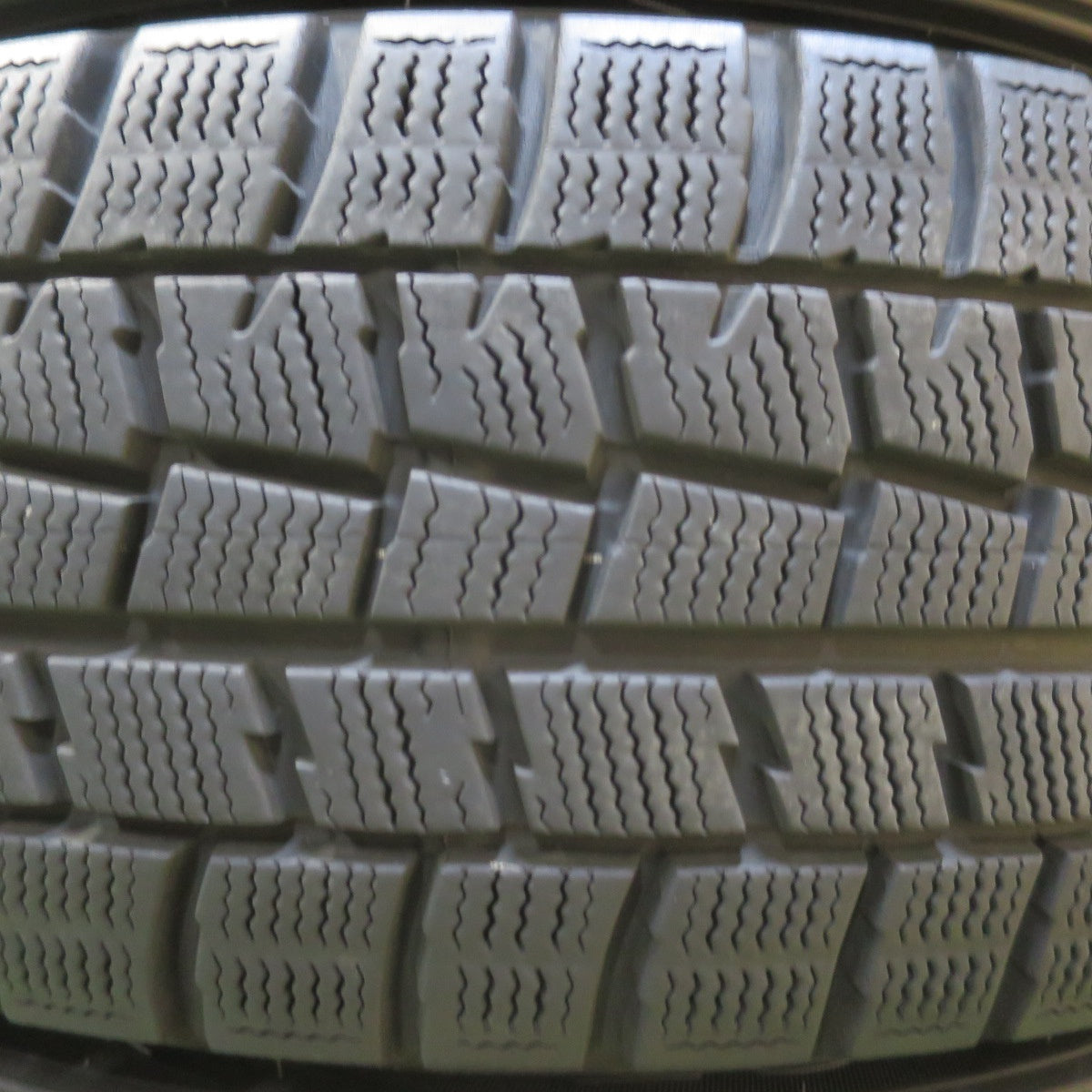 バリ溝！8.5分★マツダ プレマシー 純正 195/65R15 スタッドレス ダンロップ ウインターマックス WM01 15インチ PCD114.3/5H★5071603イス
