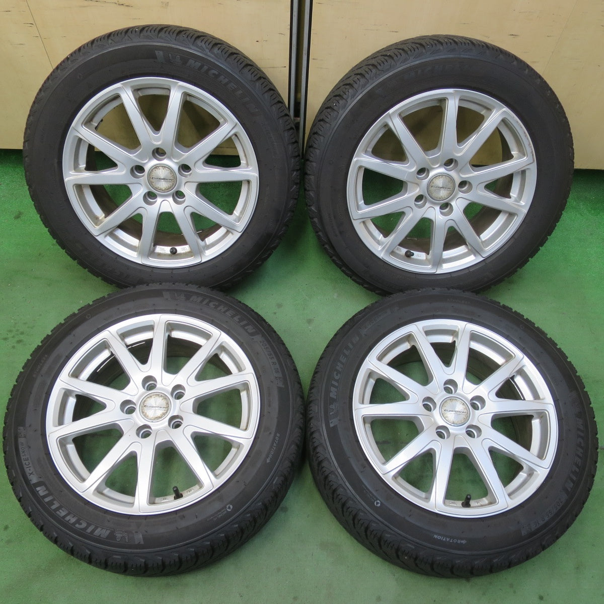 バリ溝！22年！8.5分★ワーゲン 等 EUROBAHN SPORTECHNIC 205/55R16 スタッドレス ミシュラン X-ICE SNOW ユーロバーン スポーツテクニック 16インチ PCD112/5H★6022604イス