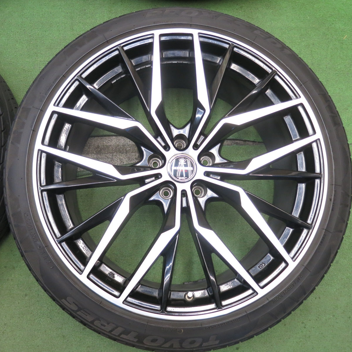 4本価格！22年◎632 LOXARNY MULTI FORCHETTA 245/40R21 トーヨー プロクセス FD1 ロクサーニ マルチフォルケッタ 21インチ PCD114.3/5H◎6090305HAノ