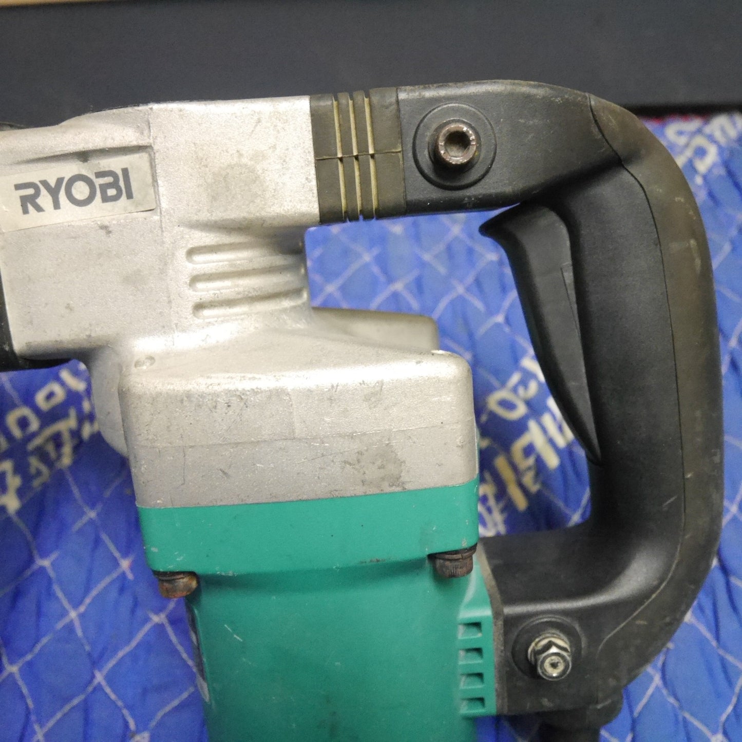 [送料無料] 付属品付き☆RYOBI リョービ コンクリート ハンマー CH-462 電動 工具 コード式 はつり 破砕 ハツリ☆