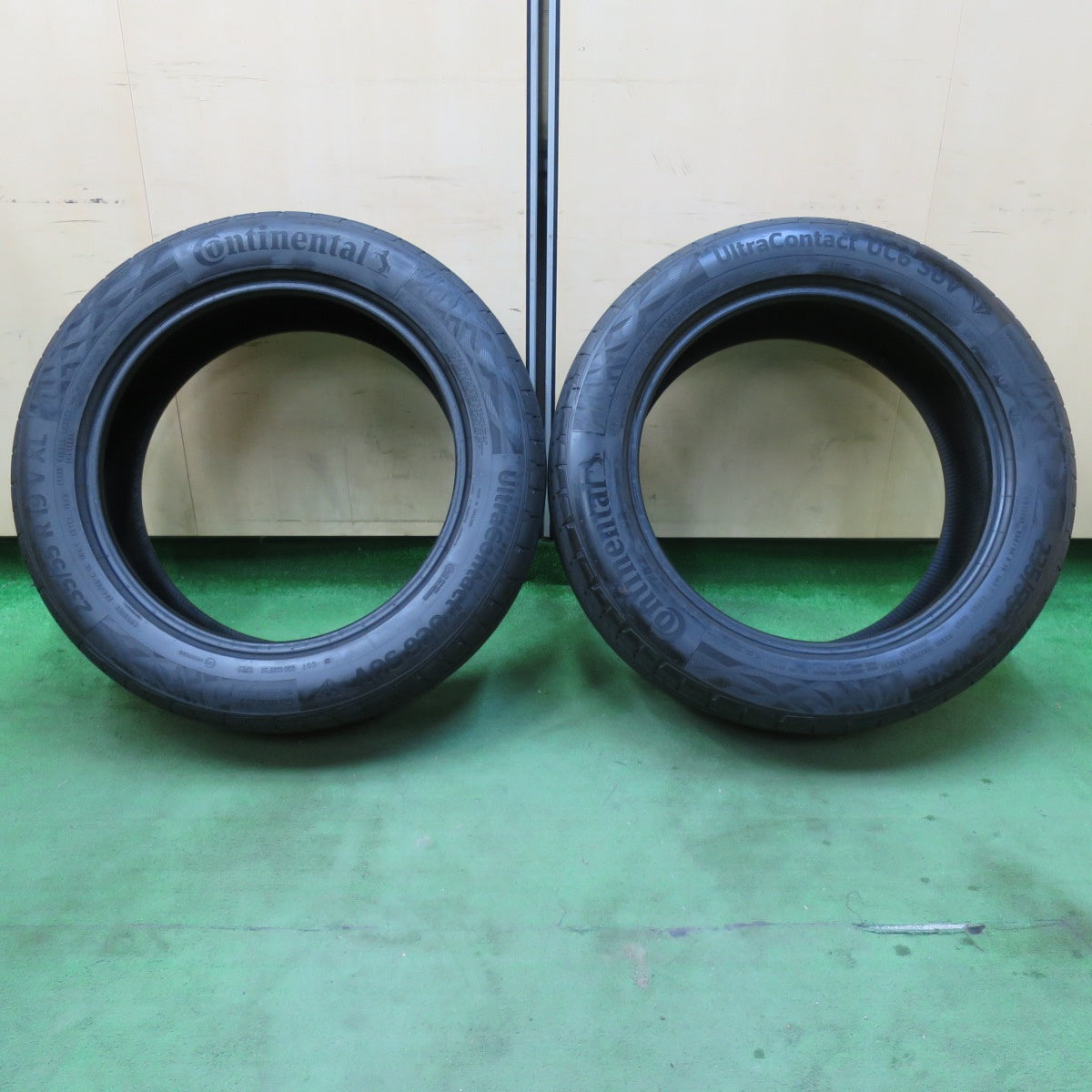 [送料無料] バリ溝！23年！8.5分！2本★235/55R19 コンチネンタル ウルトラコンタクト UC6 SUV タイヤ 19インチ レクサス RX RAV4 エクストレイル等★5021403イノタ