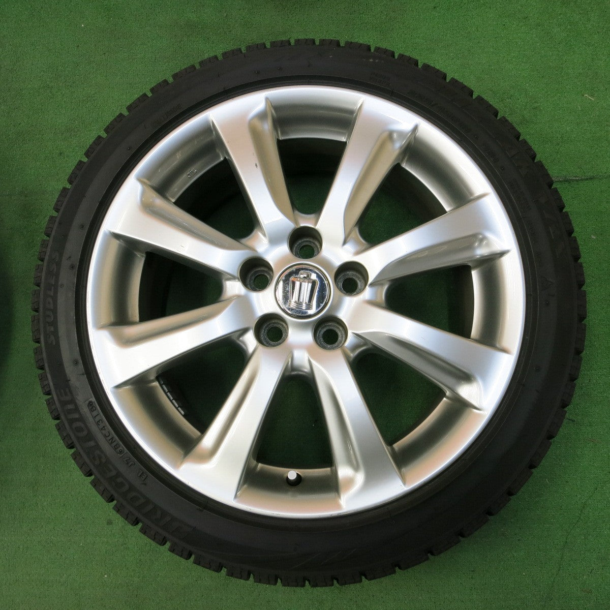 *送料無料* バリ溝！キレイ！9.5分★トヨタ 200系 クラウン アスリート 純正 225/45R18 スタッドレス ブリヂストン ブリザック VRX PCD114.3/5H★4061103ナス
