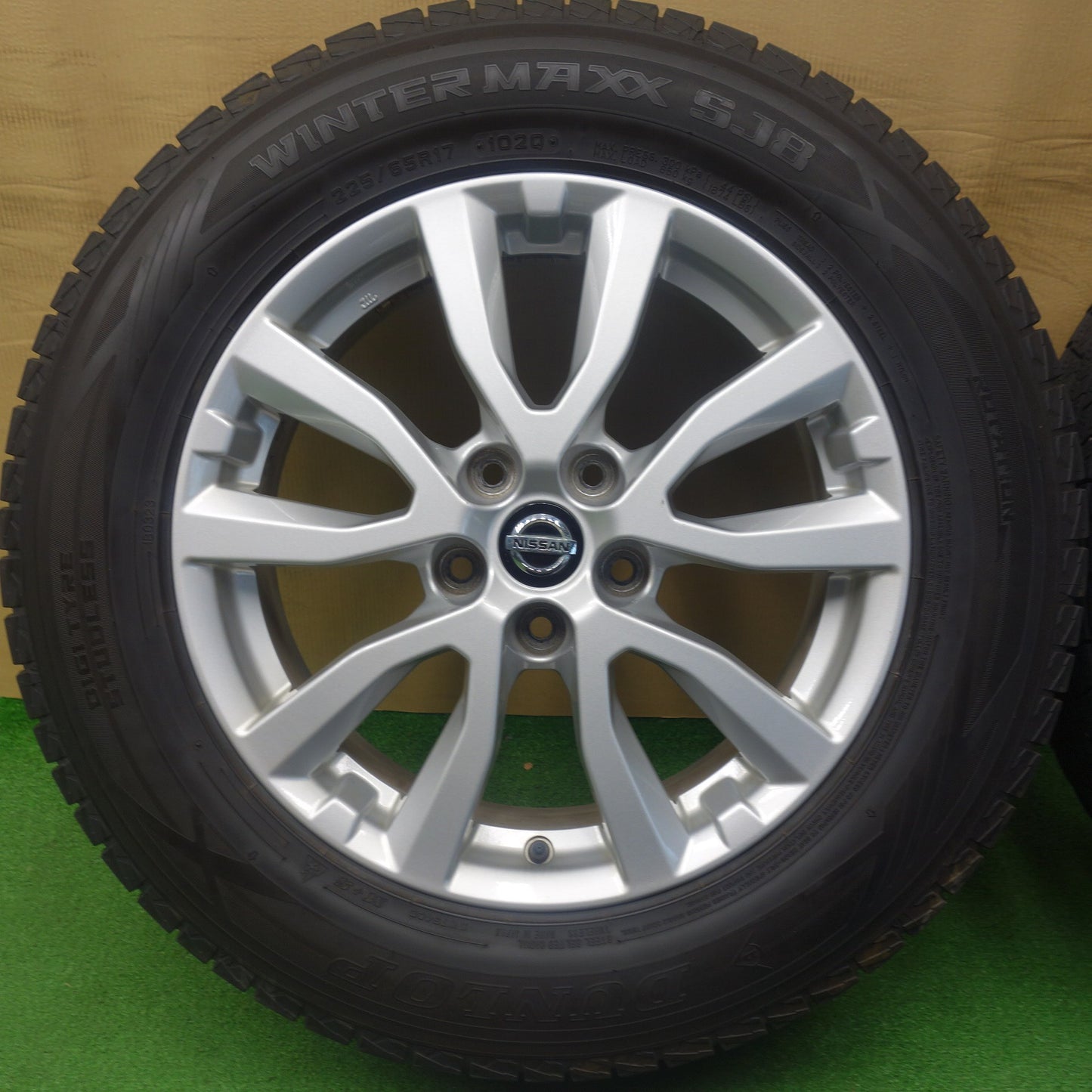 バリ溝！キレイ！9分◎日産 T32 エクストレイル 純正 225/65R17 スタッドレス ダンロップ ウインターマックス SJ8 17インチ PCD114.3/5H◎6062202KTス