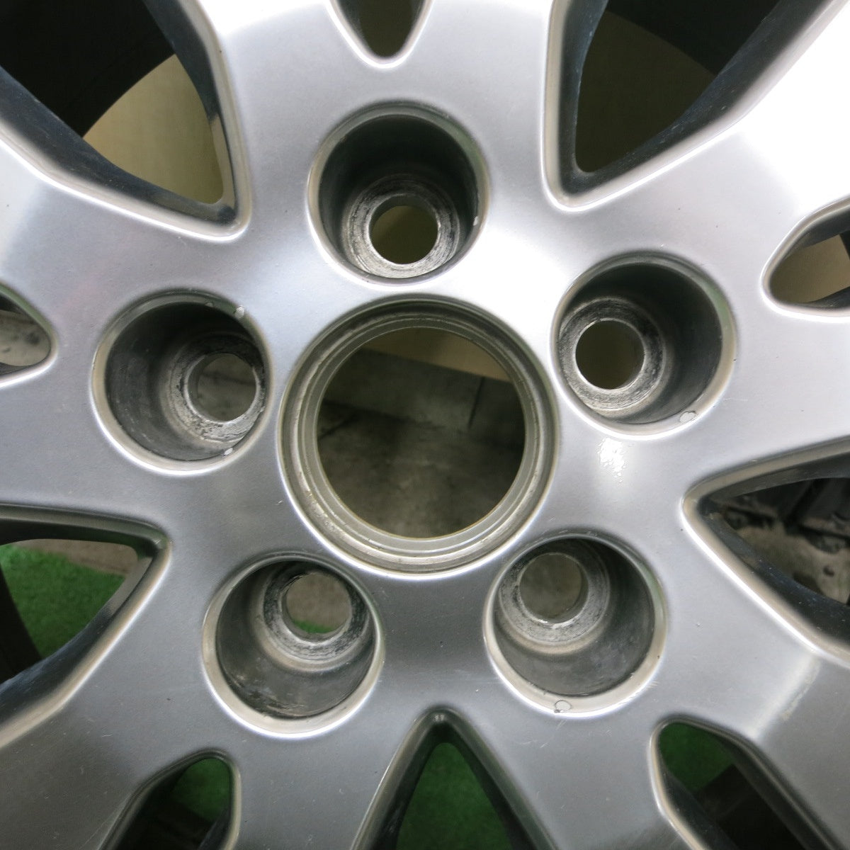 バリ溝！8.5分★トヨタ 10系 アルファード 純正 215/60R17 スタッドレス トーヨー ウインター トランパス TX 17インチ PCD114.3/5H★5040207ナス