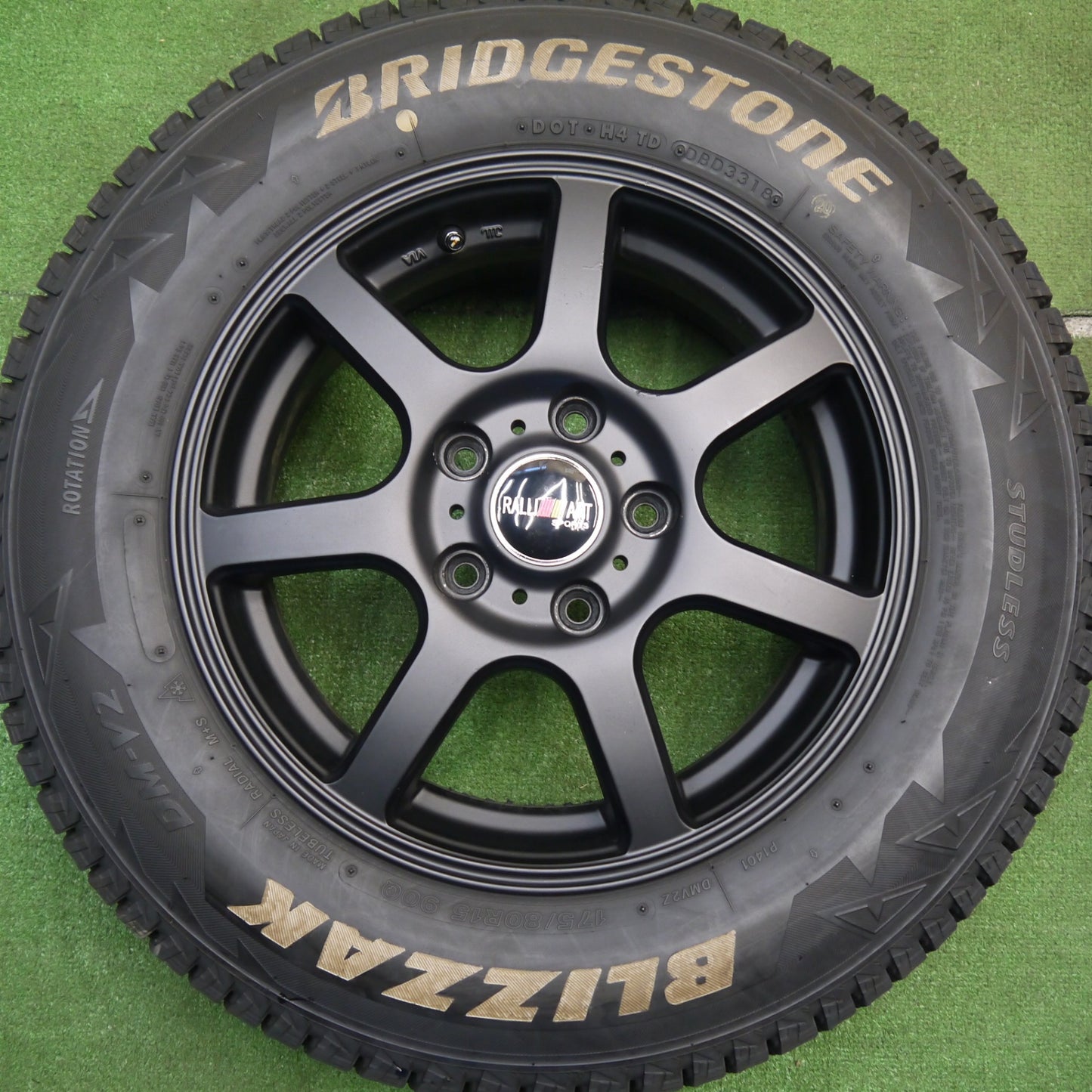 [送料無料] バリ溝！9.5分★スタッドレス 175/80R15 ブリヂストン ブリザック DM-V2 RALLI ART SPORTS ラリーアート 15インチ パジェロミニ 等 PCD114.3/5H★5031809Hス