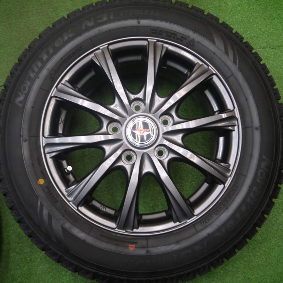 バリ溝！20年！キレイ！ほぼ10分★スタッドレス 195/65R15 オートバックス ノーストレック N3i TEAD テッド 15インチ PCD114.3/5H★4122302Hス