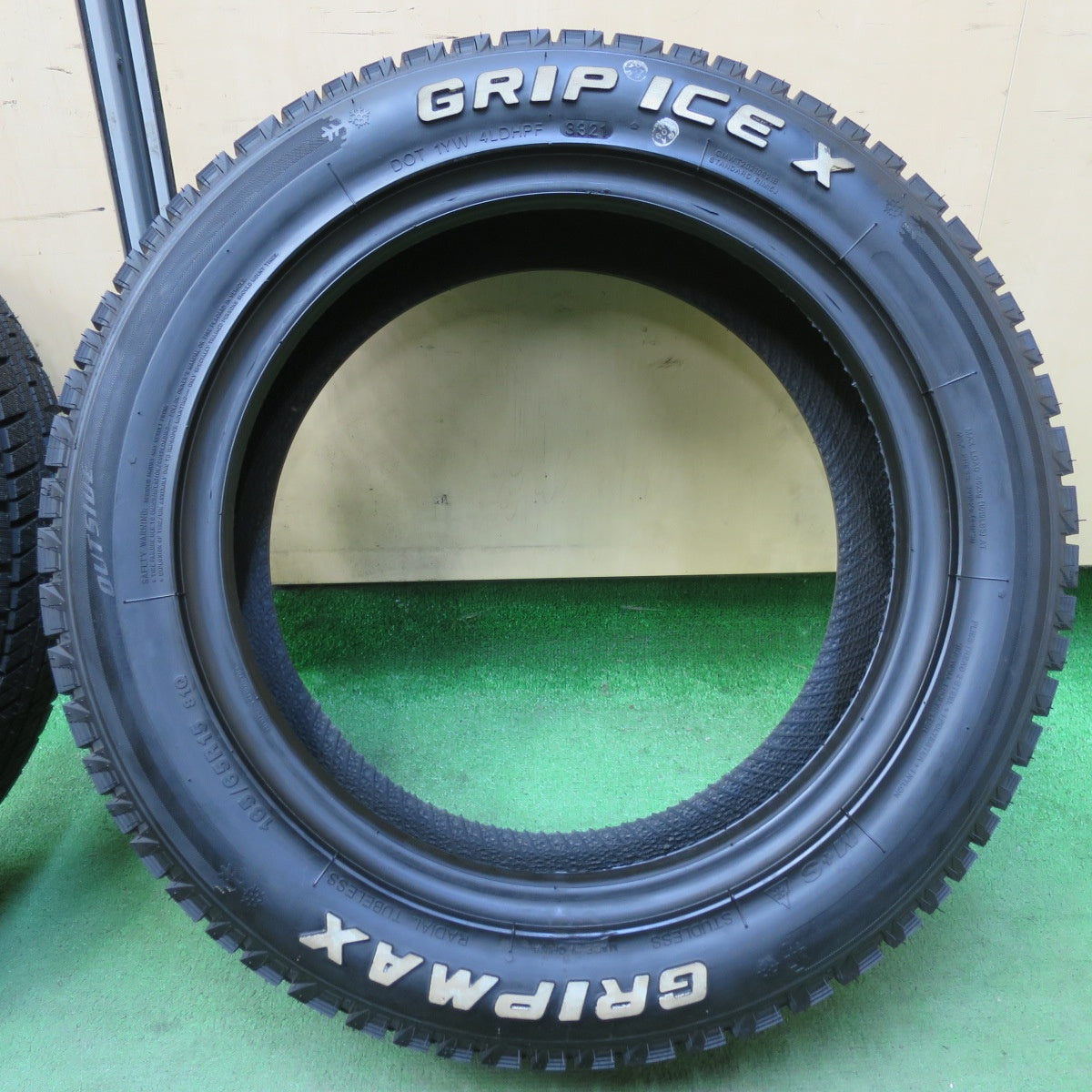 未使用！21年★スタッドレス 165/65R15 グリップマックス GRIP ICE X ホワイトレター タイヤ 15インチ タフト ソリオ デリカD:2 等★5102511イスタ