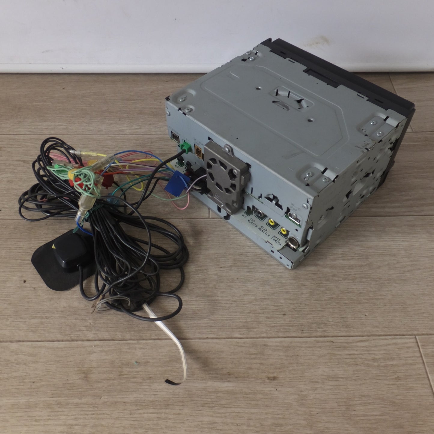 [送料無料] ★カロッツェリア carrozzeria AV一体型メモリーナビゲーション 楽ナビ AVIC-RZ03[2]★